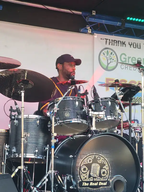 Devon Bridges performing with The Real Deal